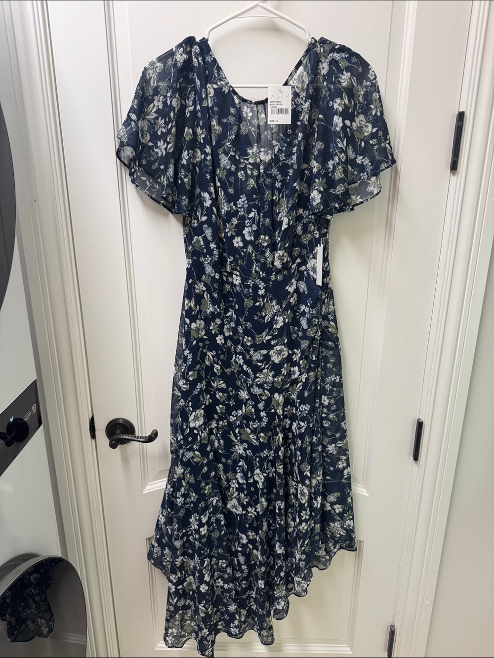 Nordstrom ASTR Floral Navy Wrap Midi Dress with Flutter Sleeves NWT